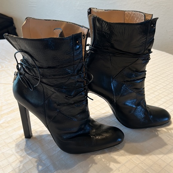 Manolo Blahnik lace up shoe boots - Picture 2 of 5